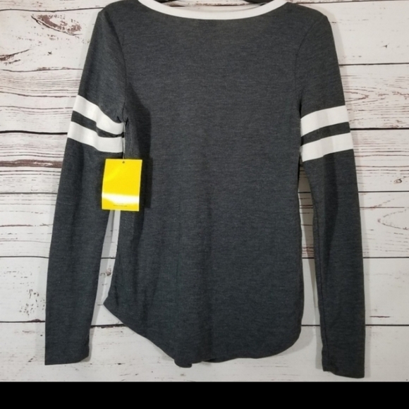 NWT Top DISNEY MICKEY MOUSE long sleeve T-SHIRT XS - Picture 3 of 5